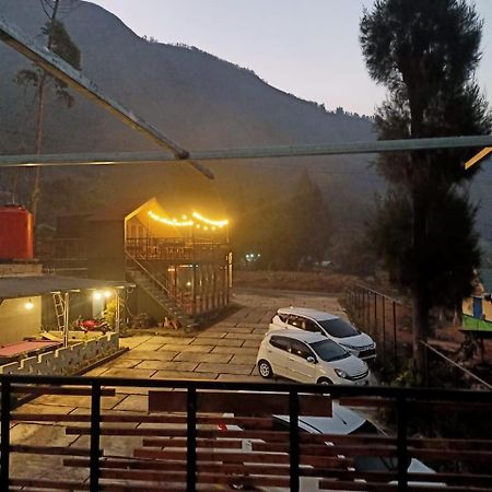 Istana Bromo Resort エクステリア 写真