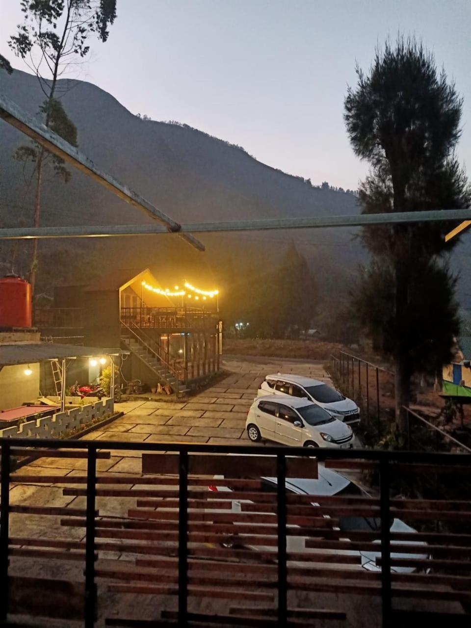 Istana Bromo Resort エクステリア 写真