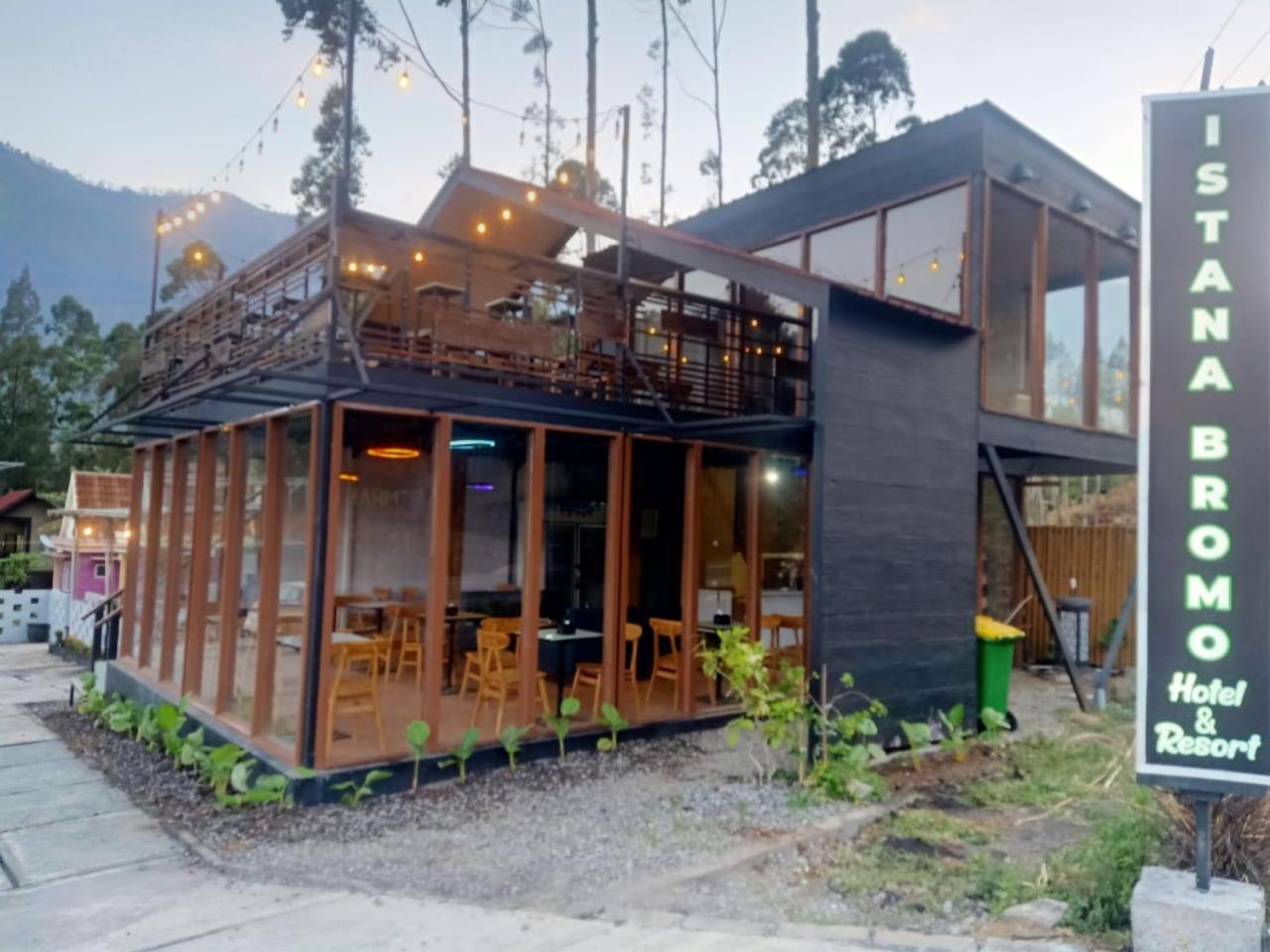 Istana Bromo Resort エクステリア 写真
