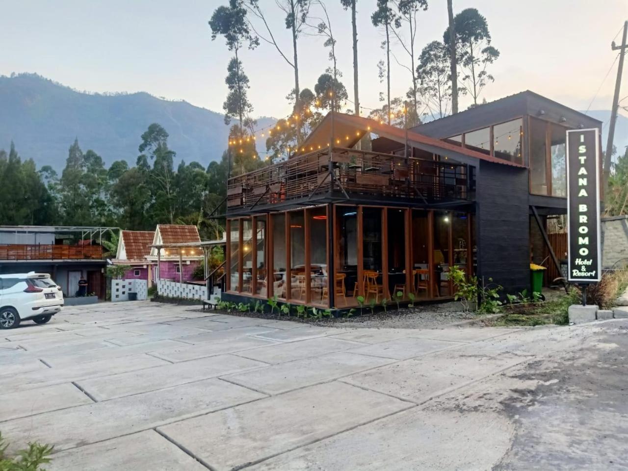 Istana Bromo Resort エクステリア 写真
